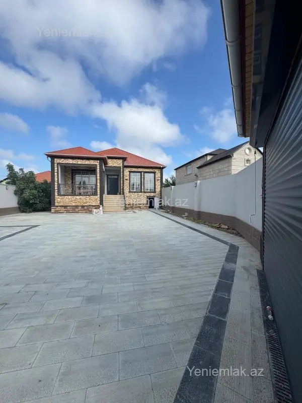 Satılır 4 otaqlı həyət evi 130 m²