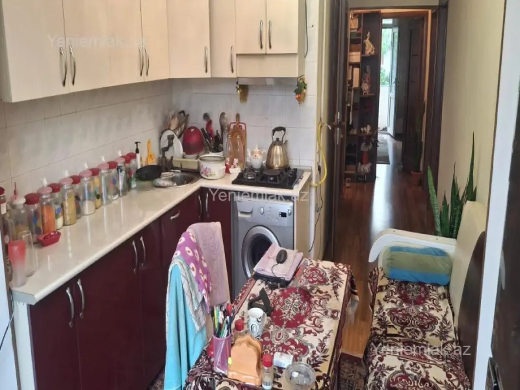 Satılır 3 otaqlı köhnə tikili 80 m²