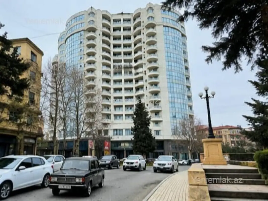 Satılır 4 otaqlı yeni tikili 170 m²