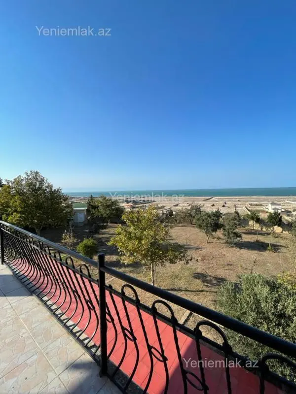 Satılır 5 otaqlı həyət evi 235 m²