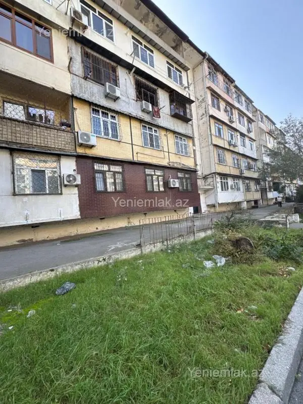Satılır 2 otaqlı köhnə tikili 60 m²