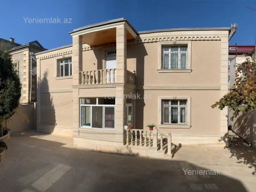Satılır 6 otaqlı həyət evi 180 m²