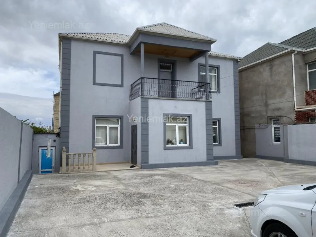 Satılır 4 otaqlı həyət evi 200 m²