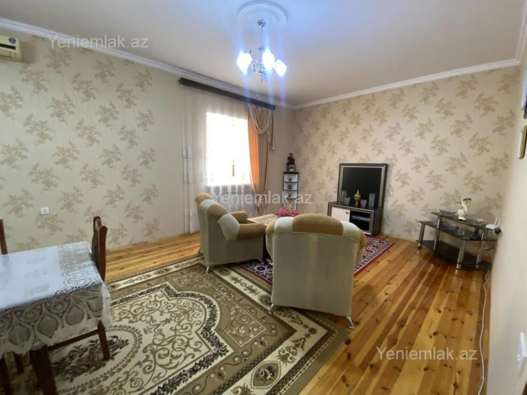 Satılır 4 otaqlı həyət evi 200 m²