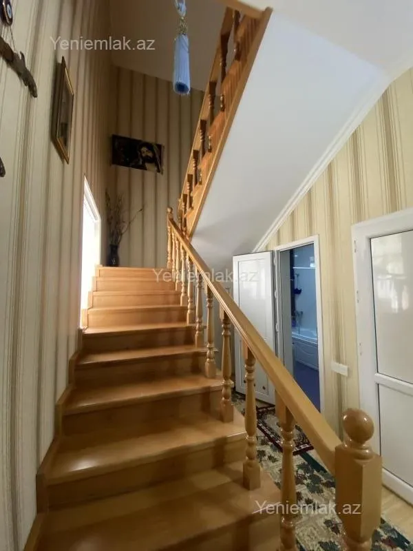 Satılır 4 otaqlı həyət evi 200 m²