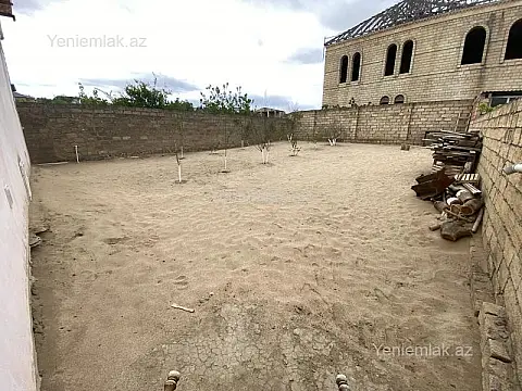Satılır 4 otaqlı həyət evi 200 m²