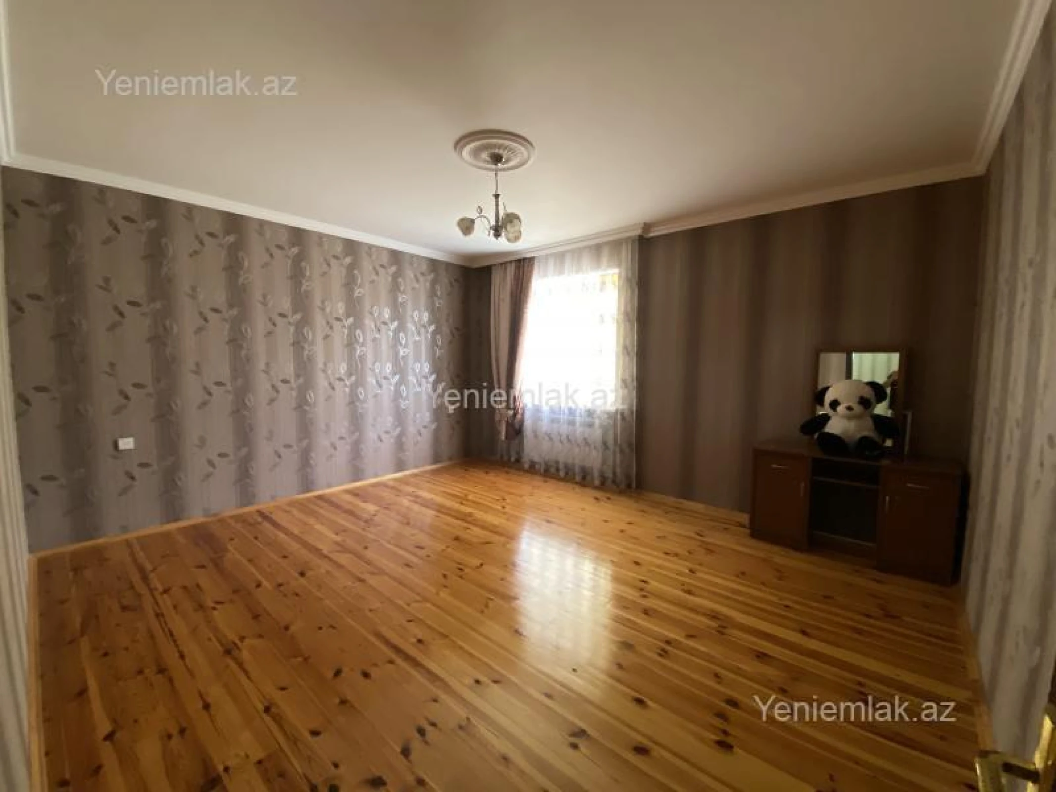 Satılır 4 otaqlı həyət evi 200 m²
