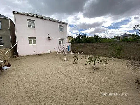 Satılır 4 otaqlı həyət evi 200 m²