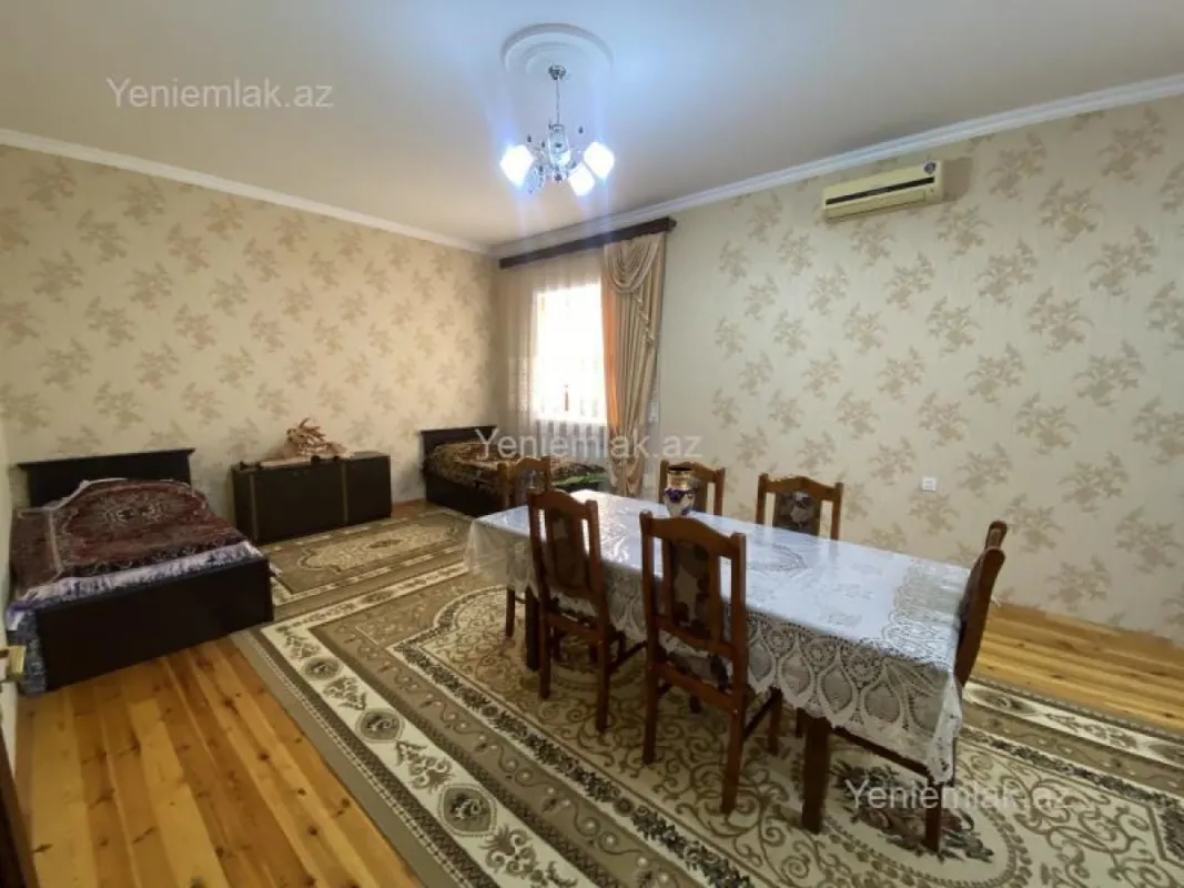 Satılır 4 otaqlı həyət evi 200 m²