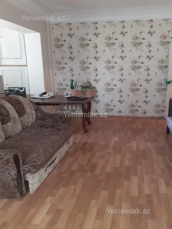 Satılır 2 otaqlı köhnə tikili 60 m²