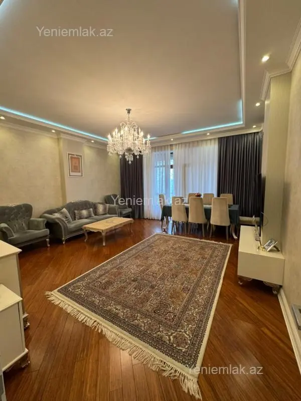 Satılır 3 otaqlı yeni tikili 110 m²