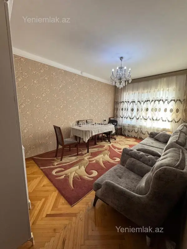 Satılır 3 otaqlı köhnə tikili 90 m²