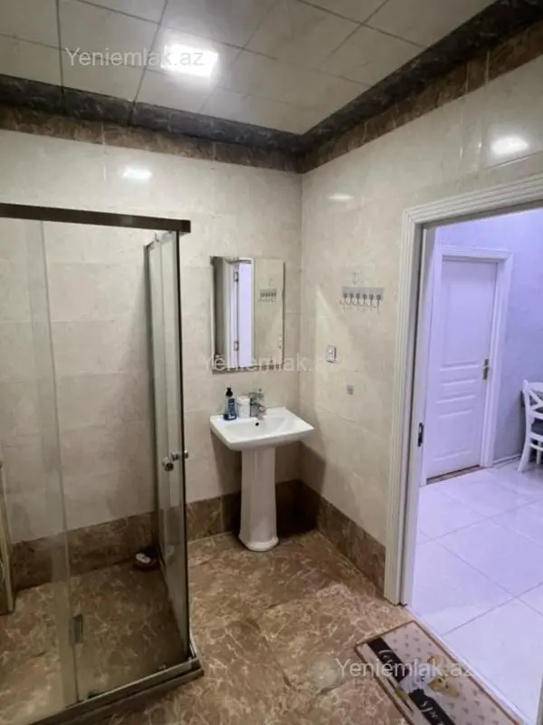 Satılır 2 otaqlı yeni tikili 77 m²