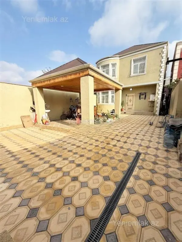 Satılır 4 otaqlı həyət evi 180 m²