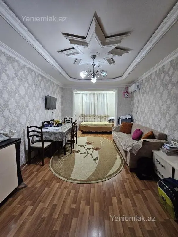 Satılır 1 otaqlı köhnə tikili 32 m²