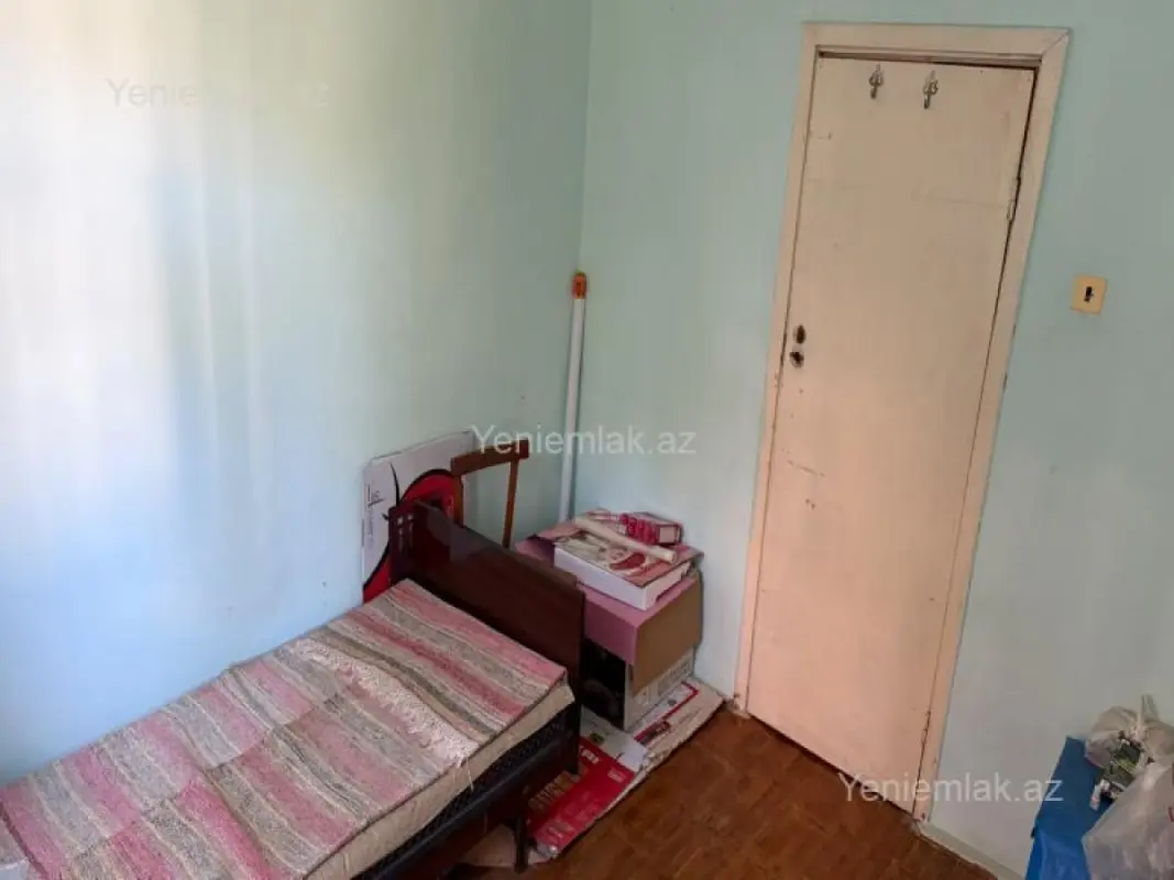Satılır 4 otaqlı köhnə tikili 84 m²