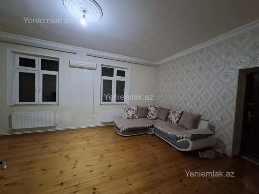 Satılır 2 otaqlı köhnə tikili 77 m²