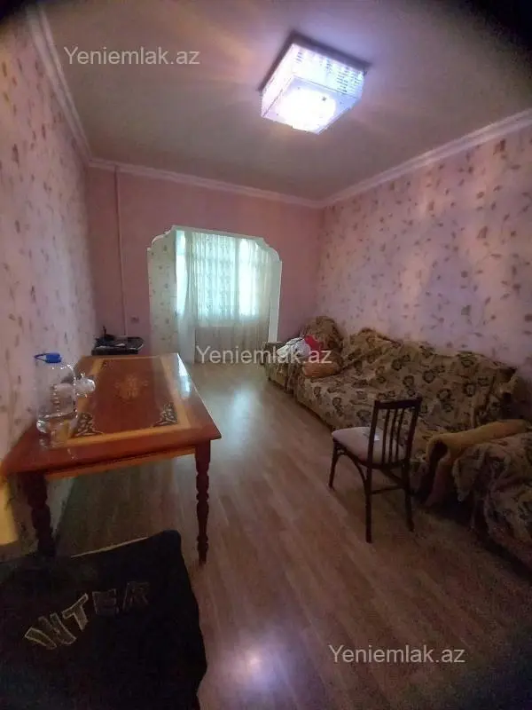 Satılır 2 otaqlı köhnə tikili 60 m²