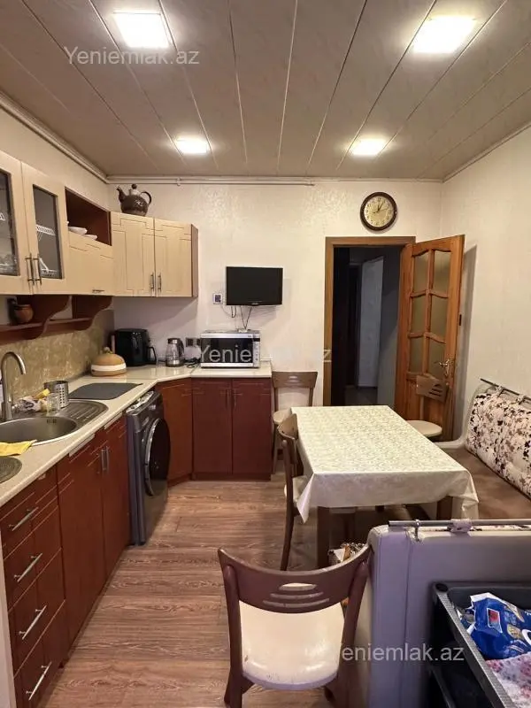 Satılır 5 otaqlı köhnə tikili 120 m²