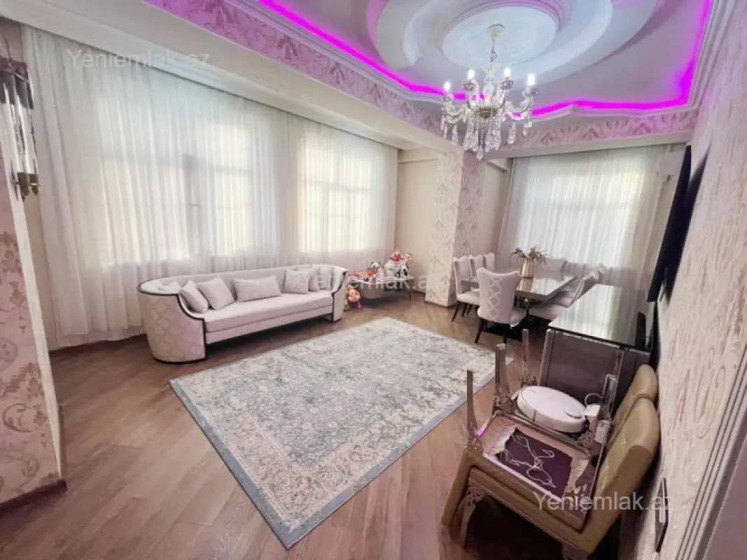 Satılır 3 otaqlı yeni tikili 125 m²