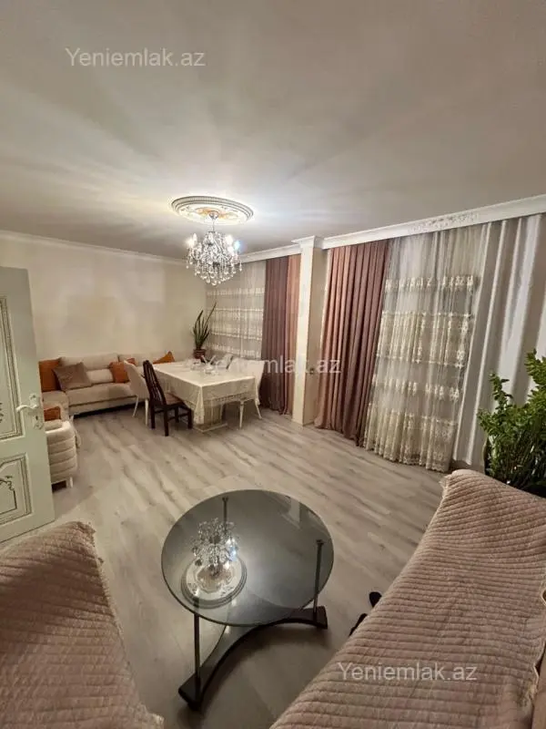 Satılır 5 otaqlı köhnə tikili 120 m²