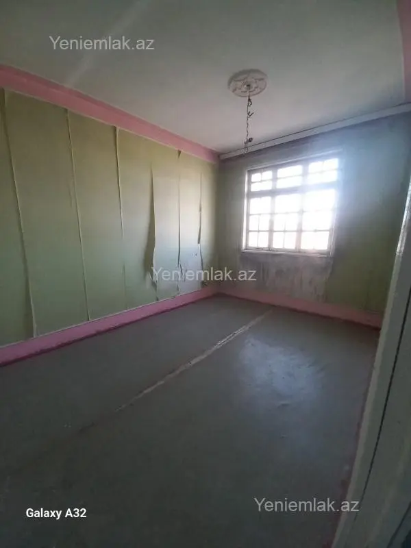 Satılır 3 otaqlı köhnə tikili 70 m²