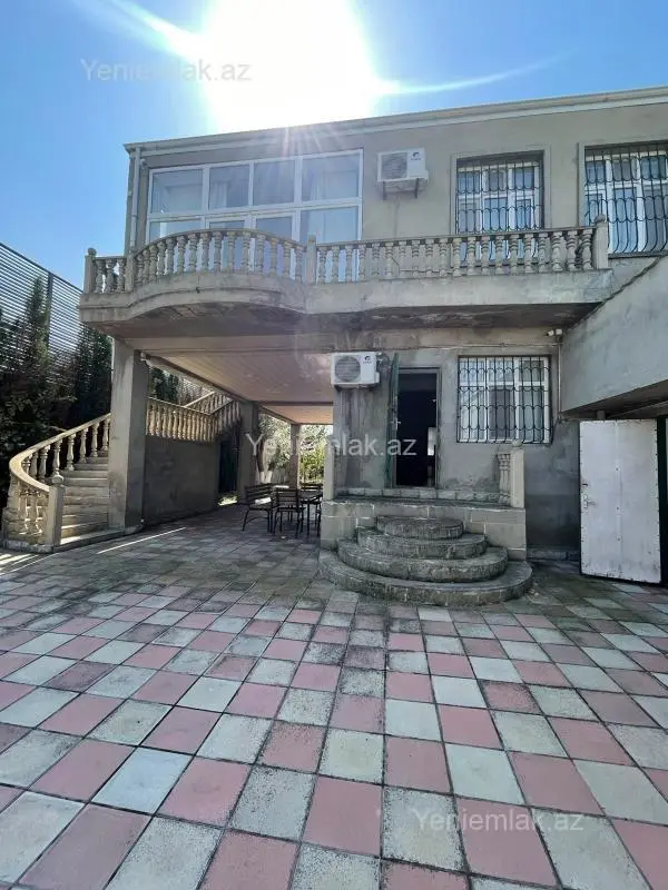 Satılır 7 otaqlı həyət evi 200 m²