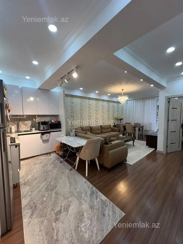 Satılır 3 otaqlı yeni tikili 82 m²