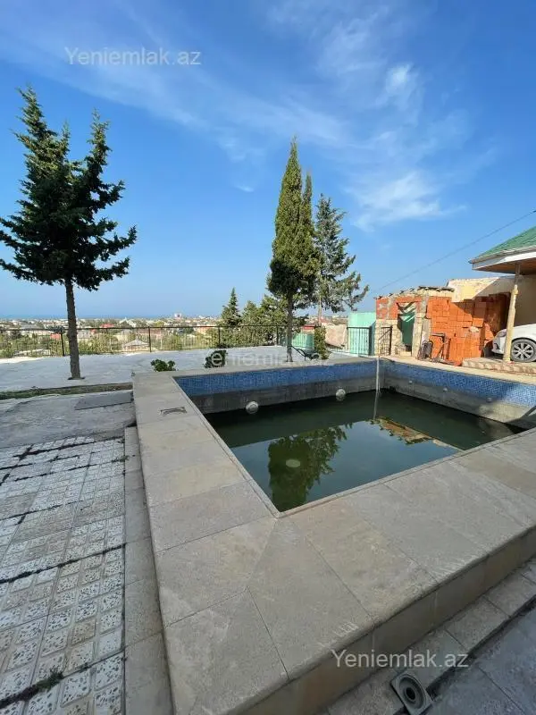 Satılır 5 otaqlı həyət evi 250 m²