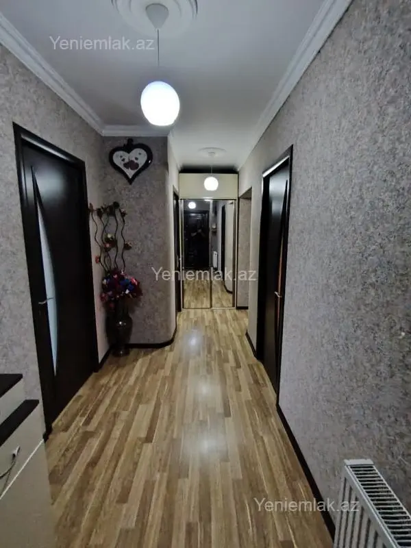 Satılır 5 otaqlı köhnə tikili 90 m²
