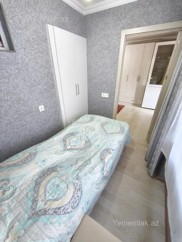 Satılır 2 otaqlı köhnə tikili 32 m²