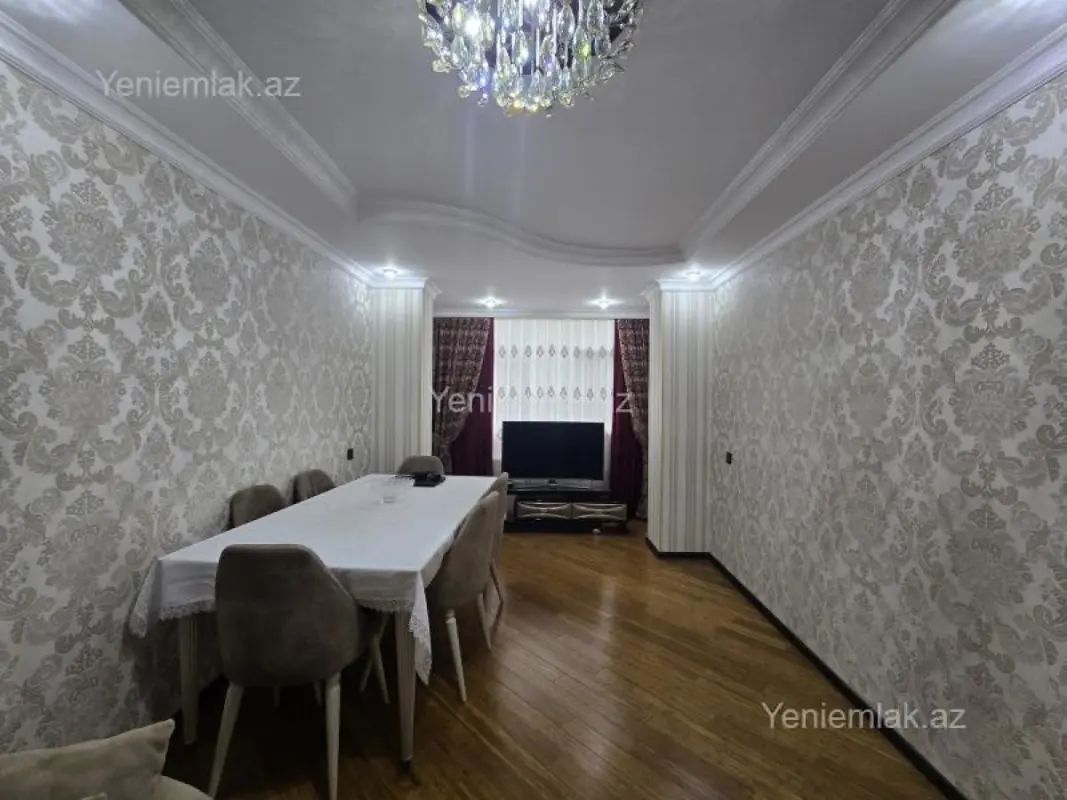 Satılır 4 otaqlı köhnə tikili 100 m²