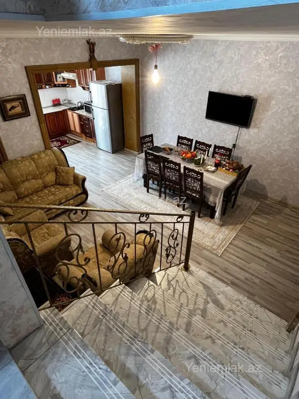 Satılır 7 otaqlı həyət evi 195 m²