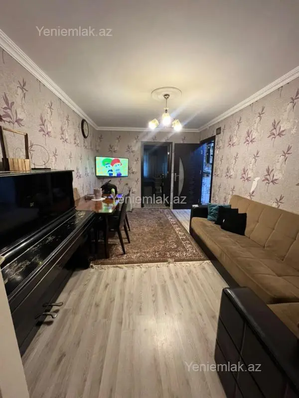 Satılır 2 otaqlı köhnə tikili 50 m²