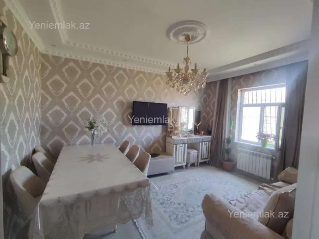 Satılır 5 otaqlı həyət evi 180 m²