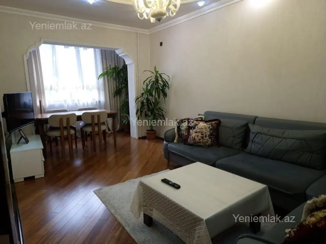 Satılır 3 otaqlı köhnə tikili 85 m²