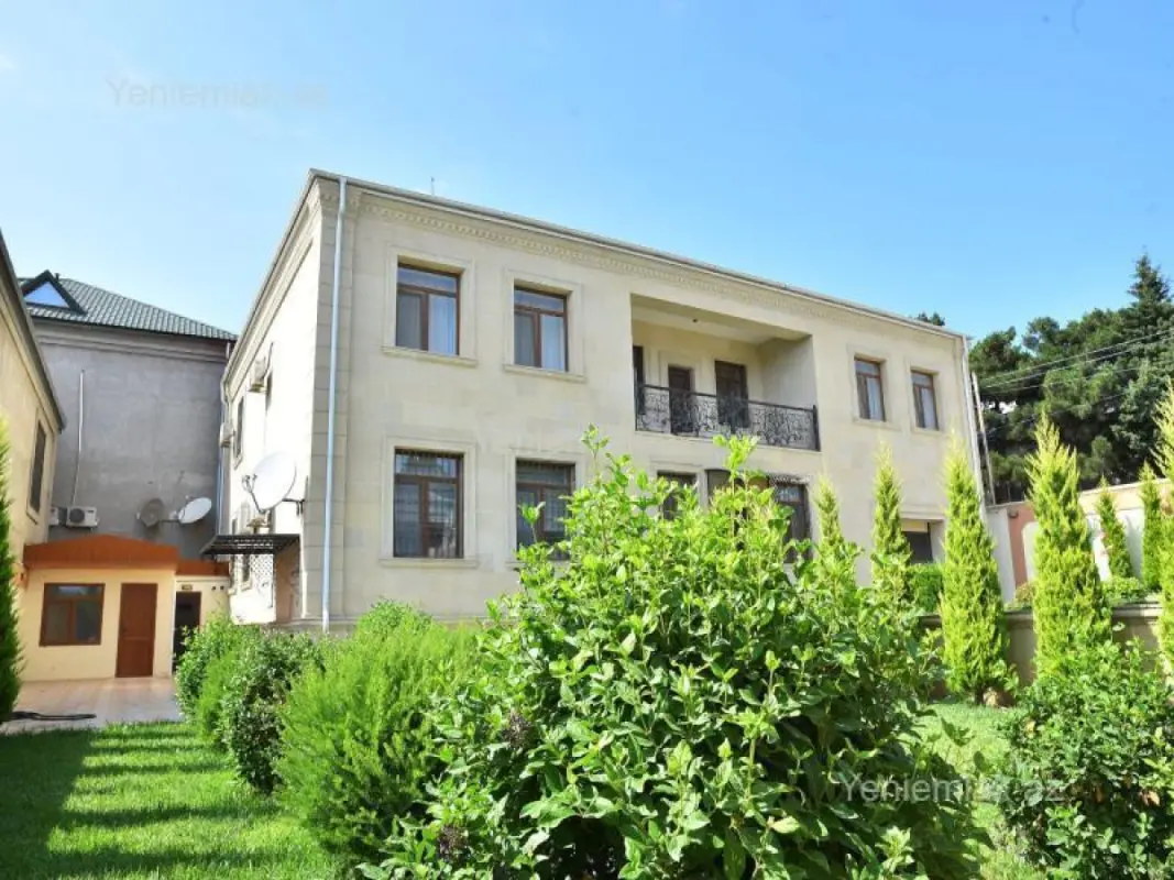 Satılır 6 otaqlı həyət evi 350 m²
