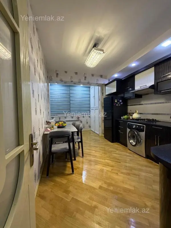 Satılır 4 otaqlı yeni tikili 127 m²