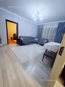 Satılır 4 otaqlı köhnə tikili 105 m² — Sumqayıt, 8-ci mikrorayon 4 otaq 105.00 m²