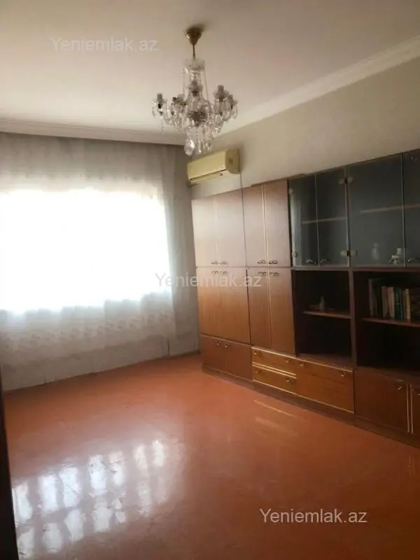 Satılır 3 otaqlı köhnə tikili 75 m²