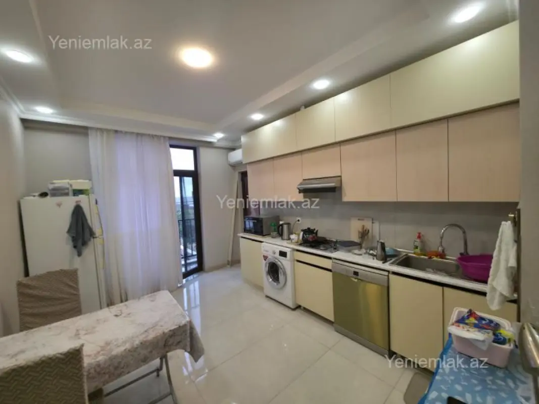 Satılır 2 otaqlı yeni tikili 72 m²