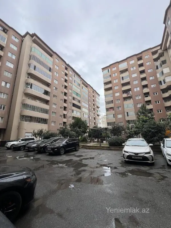 Satılır 4 otaqlı yeni tikili 200 m²