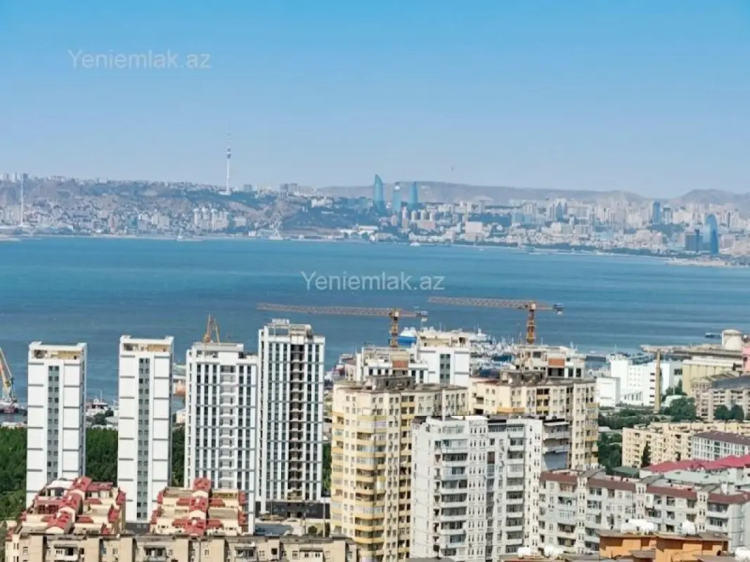Satılır 3 otaqlı köhnə tikili 80 m²