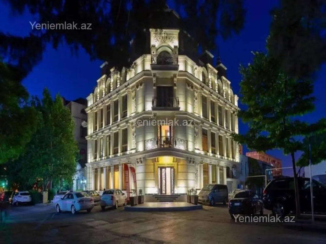 Satılır 16 otaqlı obyekt 2000 m²