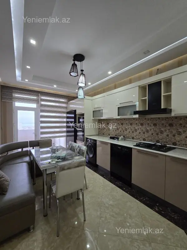 Satılır 4 otaqlı yeni tikili 130 m²