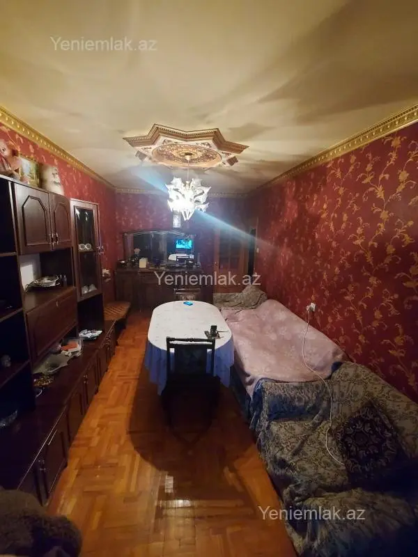 Satılır 3 otaqlı köhnə tikili 80 m²