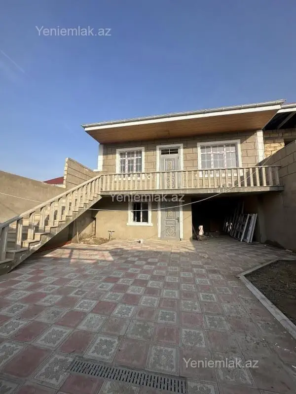 Satılır 3 otaqlı həyət evi 180 m²