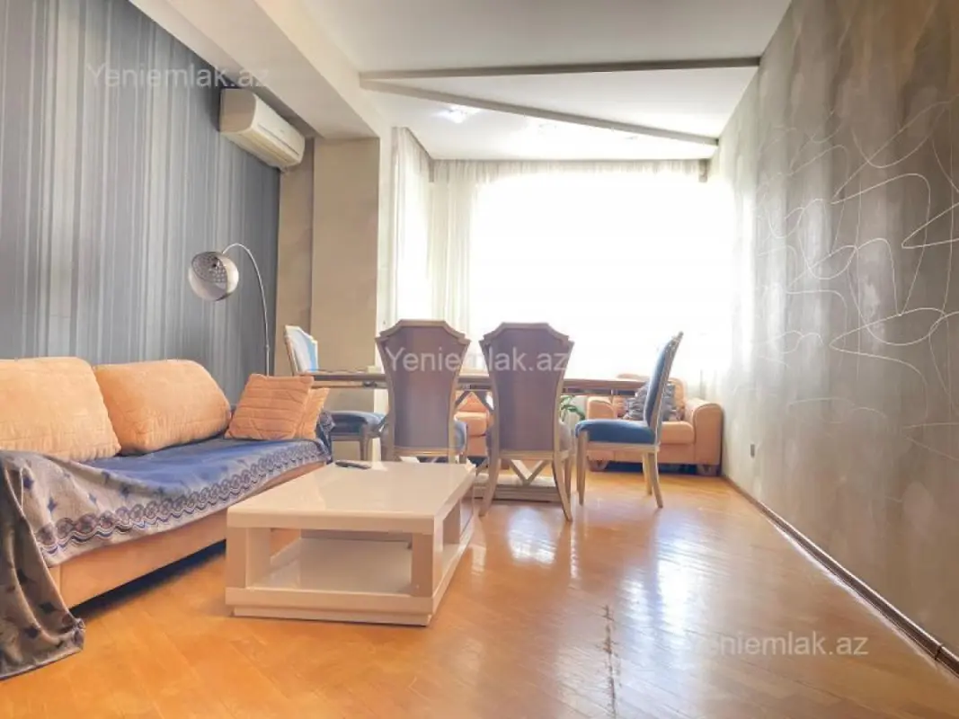 Satılır 3 otaqlı yeni tikili 125 m²