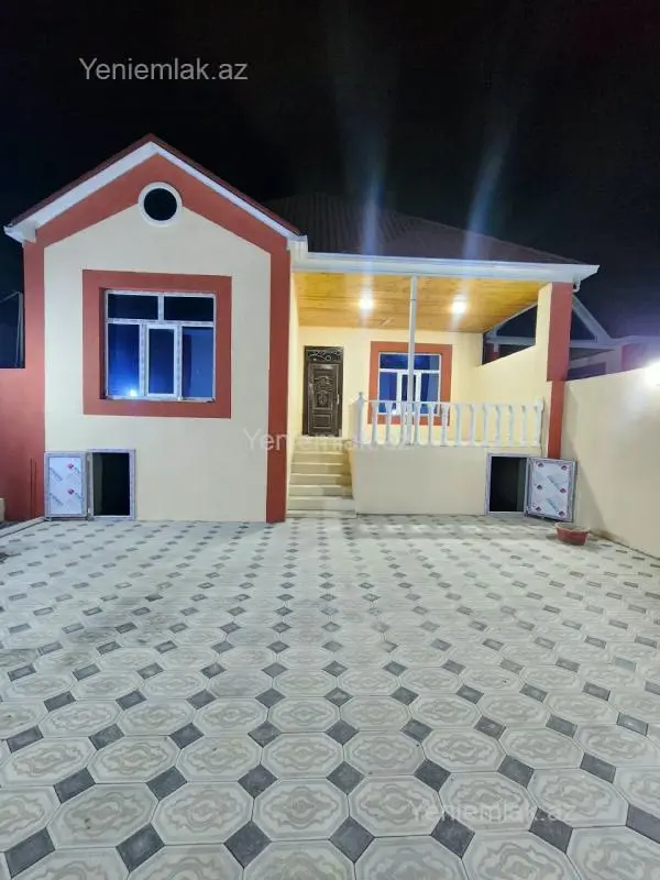 Satılır 4 otaqlı həyət evi 140 m²