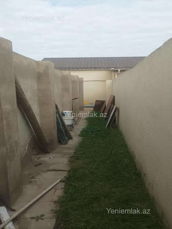 Satılır 6 otaqlı həyət evi 100 m²
